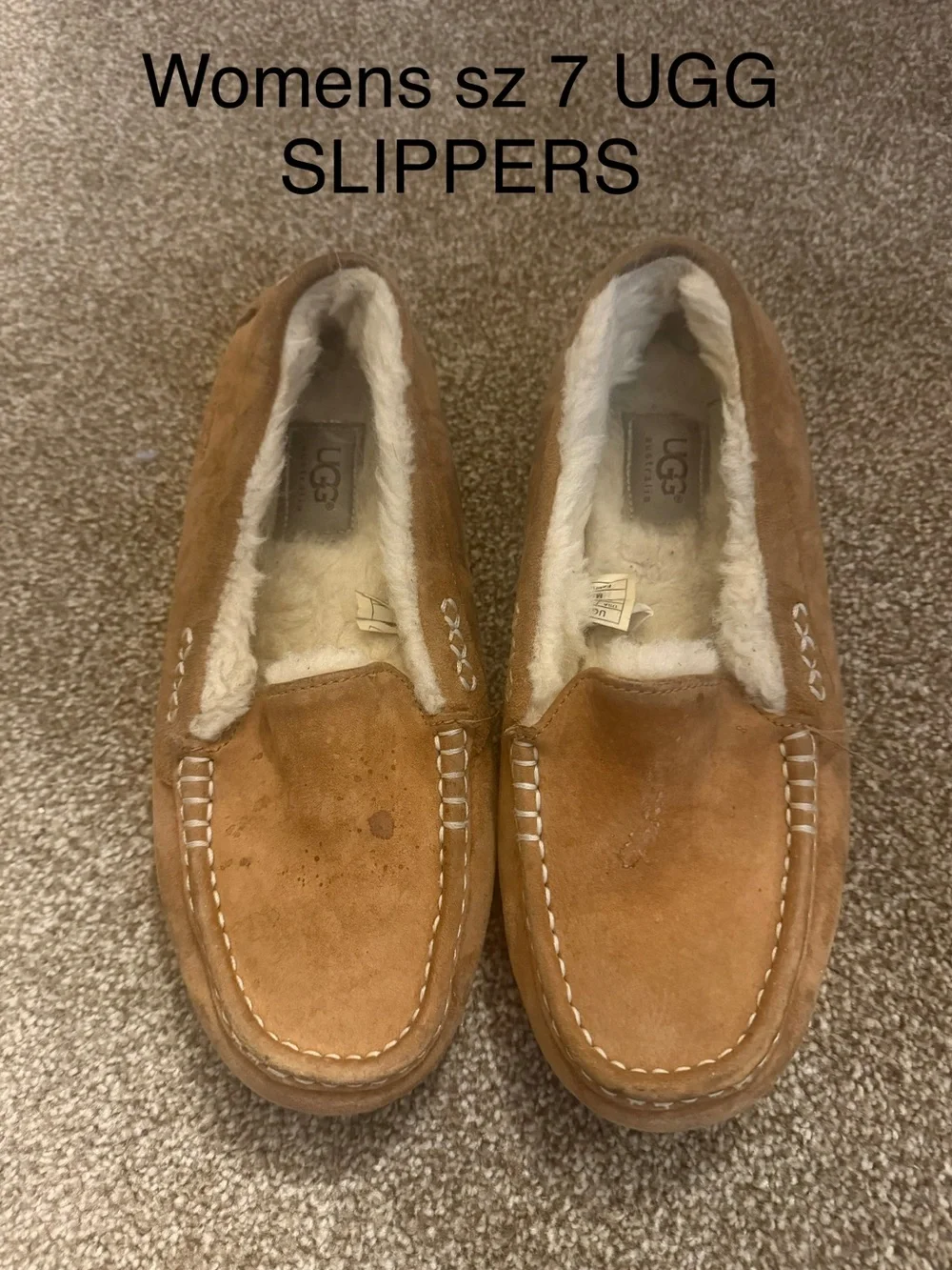 UGG women's Moccasin Slippers Sz 7